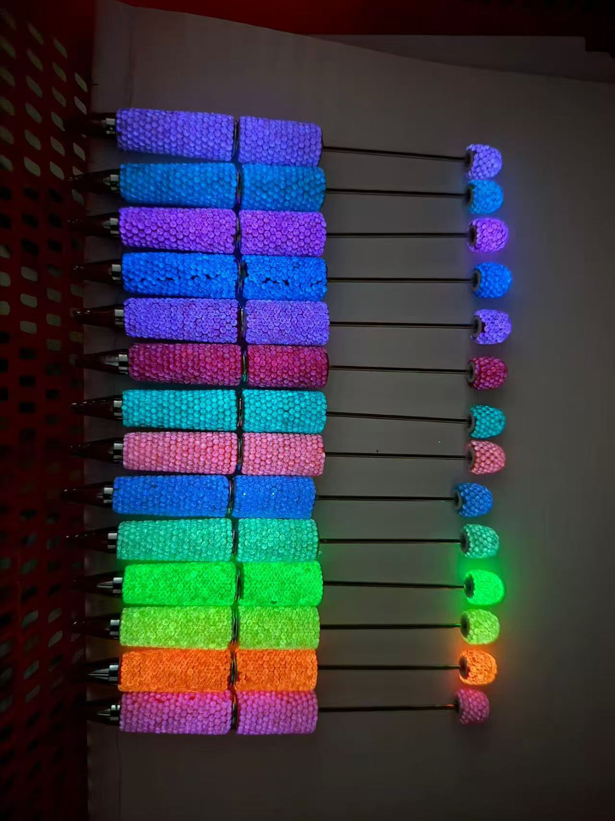 glow in the dark pens